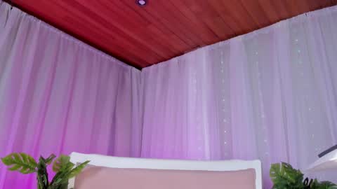 mia online show from November 2025 11:14:01 PM