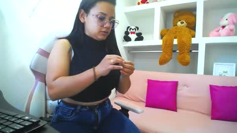  Mia  online show from January 2025 12:50:02 PM