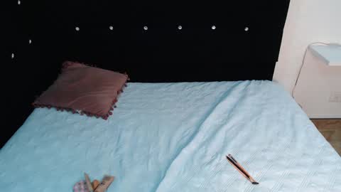  Mia  online show from January 2025 01:17:01 PM