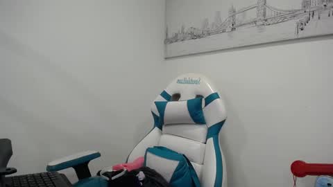  Mia  online show from February 2025 01:11:02 PM