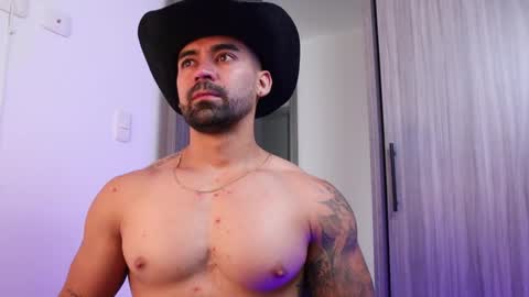 Snapshot of _mikestone chatting on November 2025 02:39:02 PM soy mike online show from November 2025 02:39:02 PM