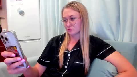 Eva online show from October 2025 07:33:01 PM