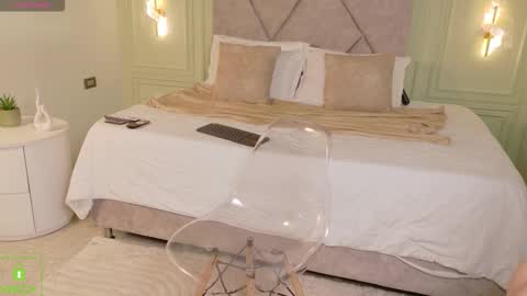 kimberley cruz online show from February 2026 12:11:01 PM