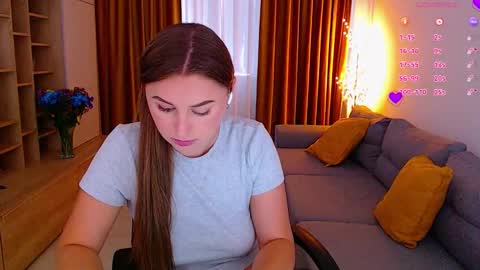 Mia online show from September 2025 07:08:02 AM