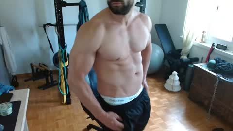 Snapshot of _misterniceguy chatting on May 2026 03:18:01 PM BENJI online show from May 2026 03:18:01 PM
