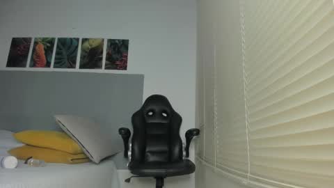 _molly_rosse_ online show from February 2026 12:02:02 PM