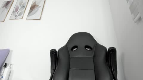 _molly_rosse_ online show from June 2026 12:07:02 PM