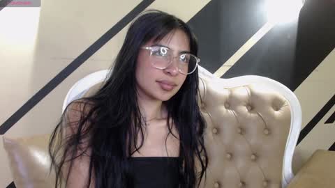 Snapshot of _mollyy chatting on January 2025 10:18:01 PM Molly online show from January 2025 10:18:01 PM
