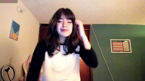 Snapshot of _moon_cake_ chatting on February 2025 08:09:01 AM Next stream 950 pm Colombia time xd online show from February 2025 08:09:01 AM