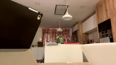 _muestroverga online show from December 2025 11:42:01 PM