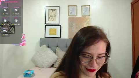 Snapshot of _naomi_s chatting on May 2026 01:39:02 PM _naomi_s online show from May 2026 01:39:02 PM
