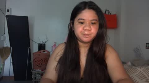 Snapshot of _natalieey chatting on May 2026 04:28:02 AM nics online show from May 2026 04:28:02 AM