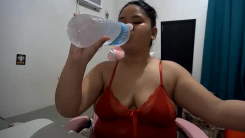 Snapshot of _natalieey chatting on May 2026 04:04:02 PM nics online show from May 2026 04:04:02 PM