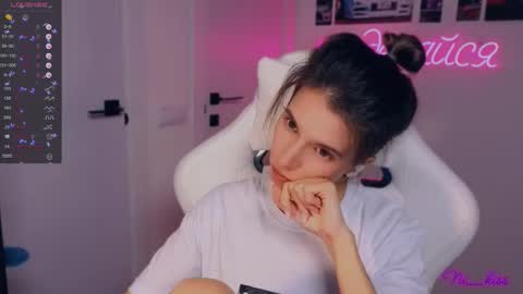 Snapshot of _ni_kiss chatting on September 2025 10:36:01 PM Nika online show from September 2025 10:36:01 PM