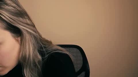 Snapshot of _nicole_new chatting on October 2025 09:11:01 AM Nica online show from October 2025 09:11:01 AM