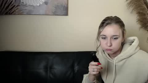 Snapshot of _nicole_new chatting on November 2025 11:32:01 AM Nica online show from November 2025 11:32:01 AM