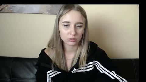 Snapshot of _nicole_new chatting on November 2025 01:43:03 PM Nica online show from November 2025 01:43:03 PM