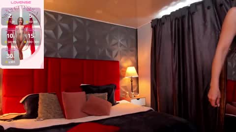 _nicoletteshea_ online show from February 2025 09:13:02 PM