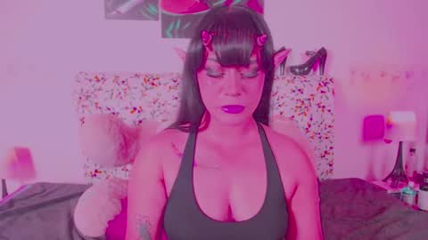 niiky online show from February 2025 12:08:01 PM