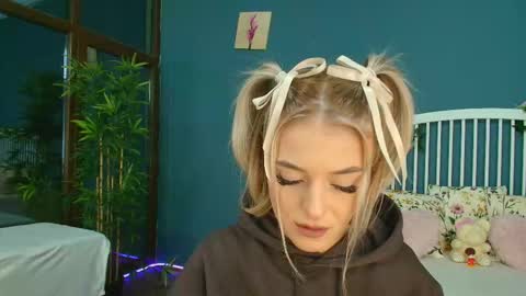 Snapshot of _parishill chatting on October 2025 04:23:02 AM Alisa online show from October 2025 04:23:02 AM