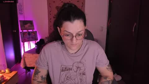 Snapshot of _peach__ chatting on May 2026 02:53:01 AM violeta ig online show from May 2026 02:53:01 AM
