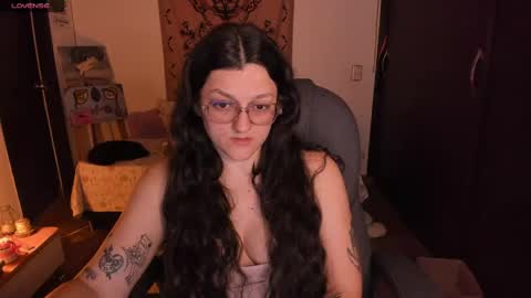 Snapshot of _peach__ chatting on June 2026 03:01:01 AM violeta ig online show from June 2026 03:01:01 AM