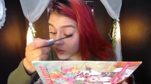 Laura online show from December 2024 02:05:02 PM