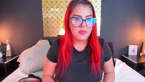 Laura online show from December 2024 10:11:02 PM