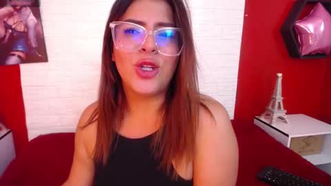 Laura online show from September 2025 08:32:01 PM