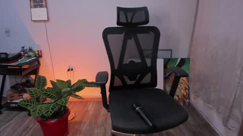 Snapshot of _purplecherry_ chatting on January 2025 07:00:02 AM Cherr online show from January 2025 07:00:02 AM