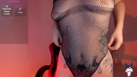 Stefany online show from October 2025 12:11:01 PM