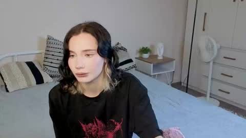 LISSAPVT IS OPEN online show from September 2025 04:25:02 AM