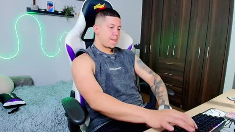 Roberto online show from January 2025 02:25:01 PM