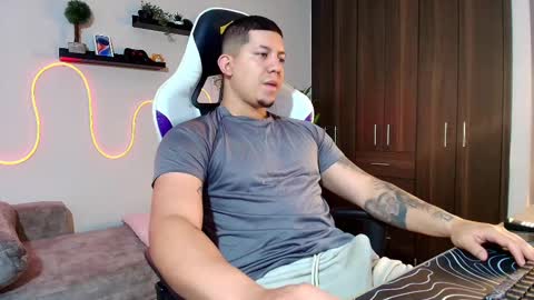 Roberto online show from February 2025 12:34:02 PM