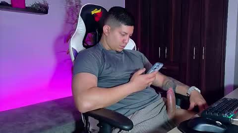 Roberto online show from October 2025 01:46:02 PM