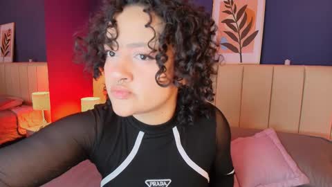 Sara online show from December 2025 03:00:02 AM