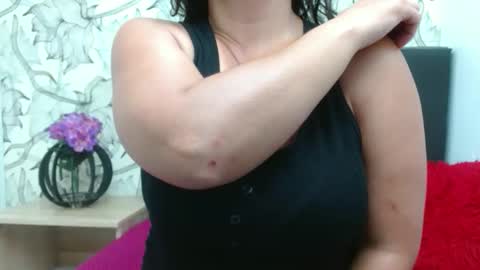 Snapshot of _saraximena_ chatting on February 2026 05:57:01 AM _saraximena_ online show from February 2026 05:57:01 AM