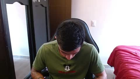 Snapshot of _schnnneider_ chatting on October 2025 06:20:01 PM SCHNEIDER online show from October 2025 06:20:01 PM