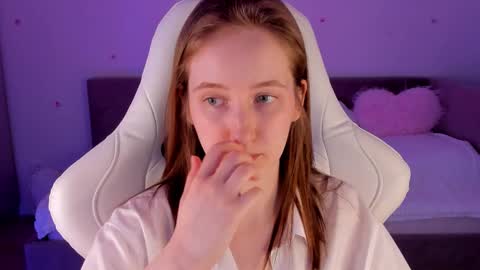 Snapshot of _secretelly_ chatting on November 2025 11:16:02 AM _secretelly_ online show from November 2025 11:16:02 AM