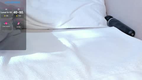 _secretelly_ online show from June 2026 02:33:01 PM