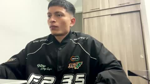 Juan Pablo-independent model online show from February 2025 04:30:02 AM