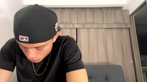 Juan Pablo-independent model online show from October 2025 03:47:01 AM