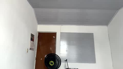 Juan Pablo-independent model online show from December 2025 04:38:01 PM