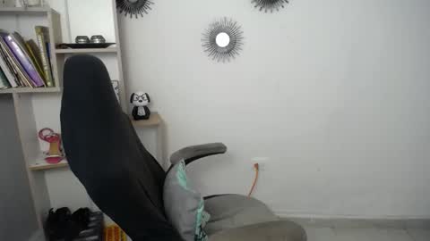 Snapshot of _sexyredhead_ chatting on June 2026 12:22:02 PM KATA online show from June 2026 12:22:02 PM