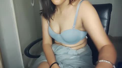 _shalini_0 online show from September 2025 04:34:02 PM