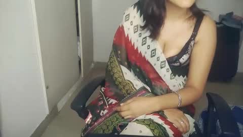 _shalini_0 online show from October 2025 12:47:01 PM