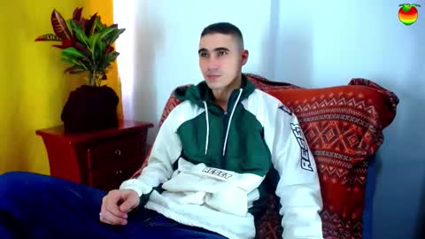 _skyleer_ online show from November 2025 06:59:02 PM