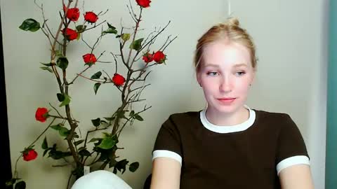 Snapshot of _snow_queen__ chatting on April 2026 05:30:01 PM Rachel online show from April 2026 05:30:01 PM