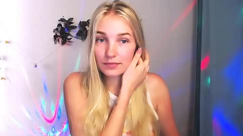 Snapshot of _snow_queen__ chatting on May 2026 10:55:02 AM Rachel online show from May 2026 10:55:02 AM