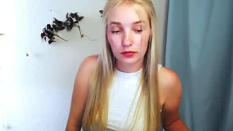 Snapshot of _snow_queen__ chatting on May 2026 11:39:01 AM Rachel online show from May 2026 11:39:01 AM